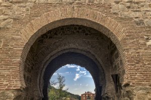 Moorish arch in the Burgos City wall (1_IMG_3294-v2)