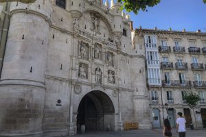 Arco de Santa María, the main gate into the city of Burgos (IMG_3240-v2)